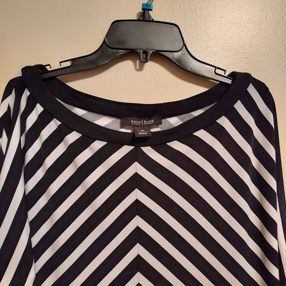 White/Black med stripes dress black and white black trim on bottom - Picture 2 of 9